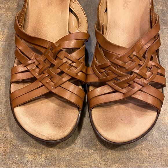 Clarks Artisan Woven Strappy Brown Leather Open Toe Sandals Size 8 Chunky Heel - Picture 3 of 10